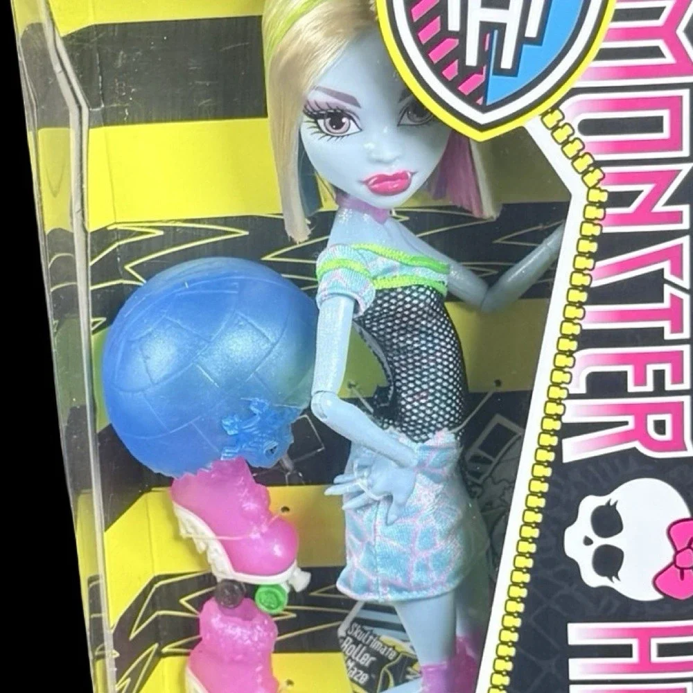 Mattel Monster High Abbey Bominable Skultimate Roller Maze 2012 New NRFB